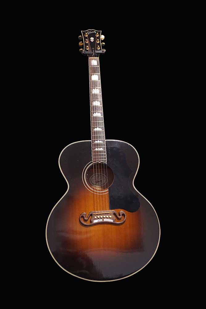 Gibson SJ-200
